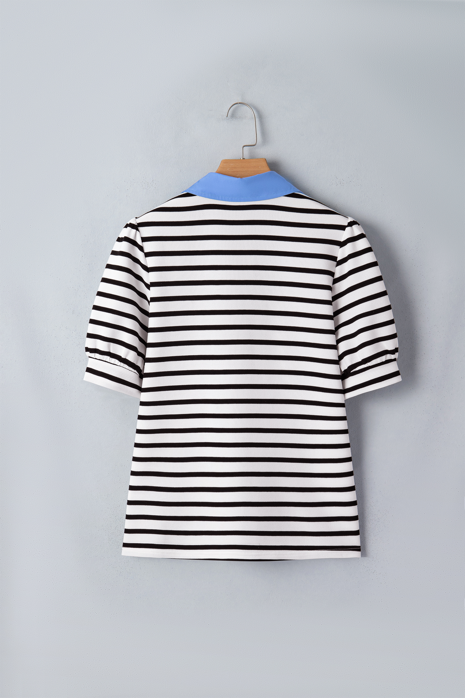 Blusa Negro a Rayas Combinado Manga Abullonada Con Cuello - Image 4