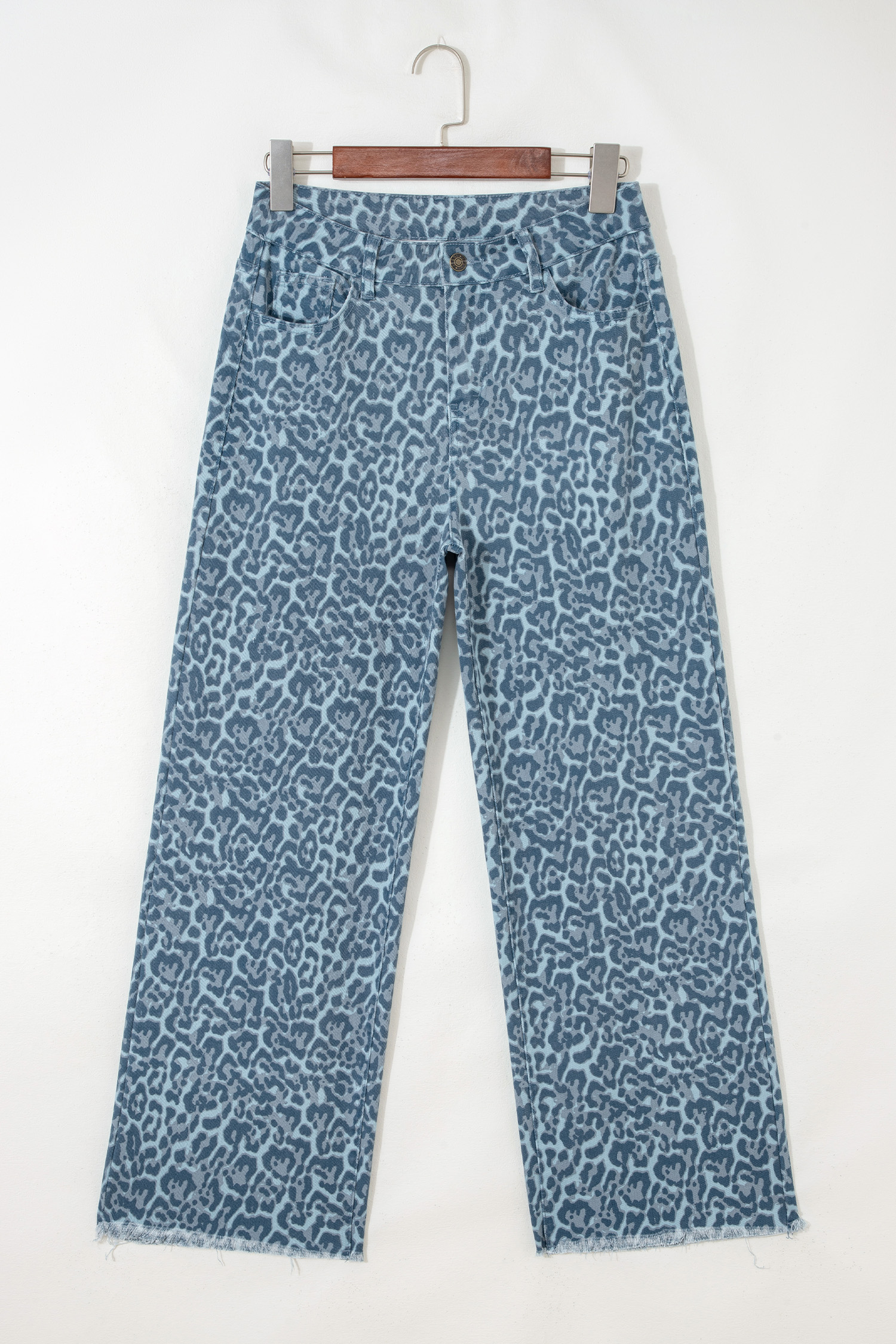 Jean Celeste Animal Print Leopardo Deshilachado Borde - Image 5