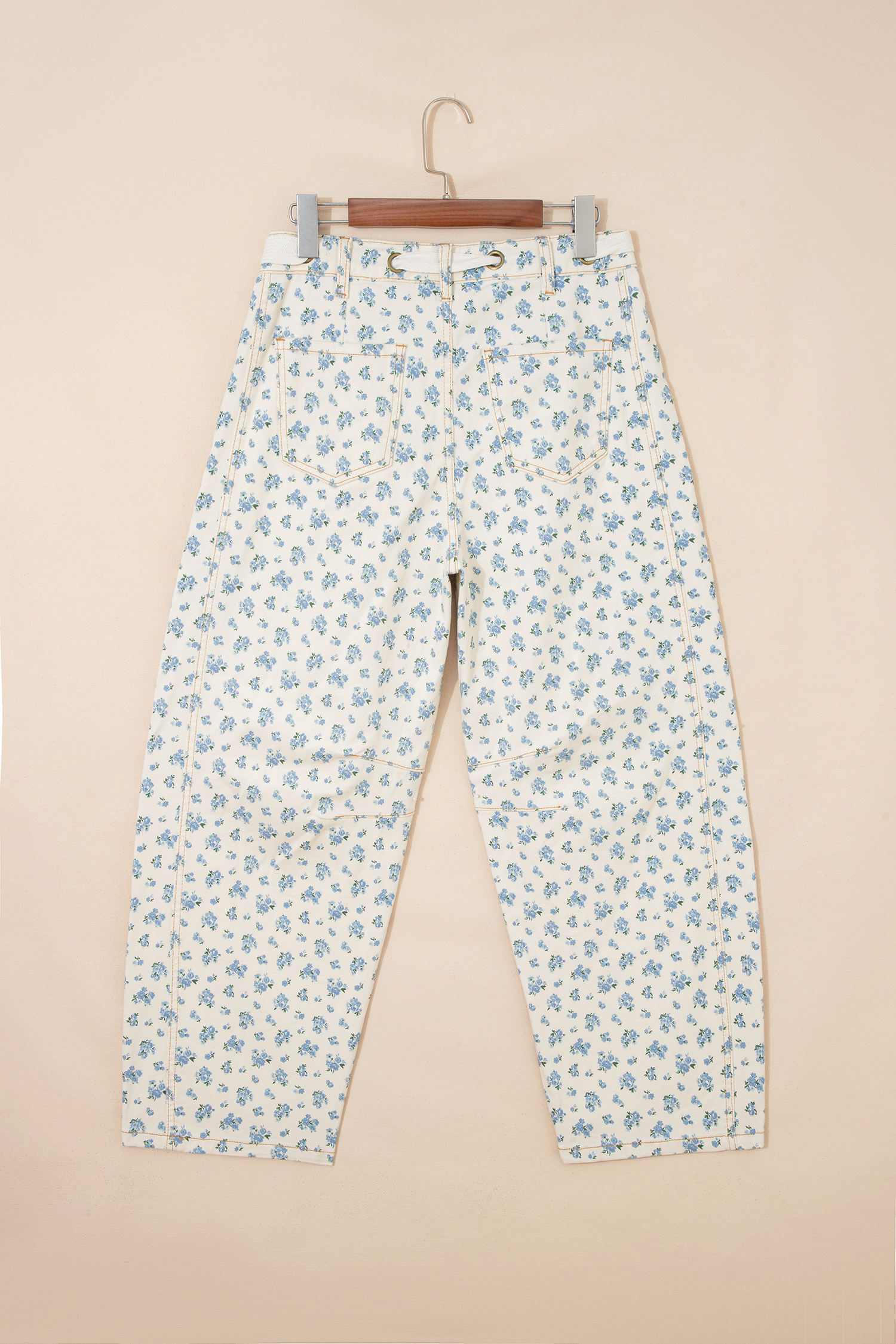 Jean Beige Con Ojales Nudo Cintura Floral Barrel Pierna - Image 4