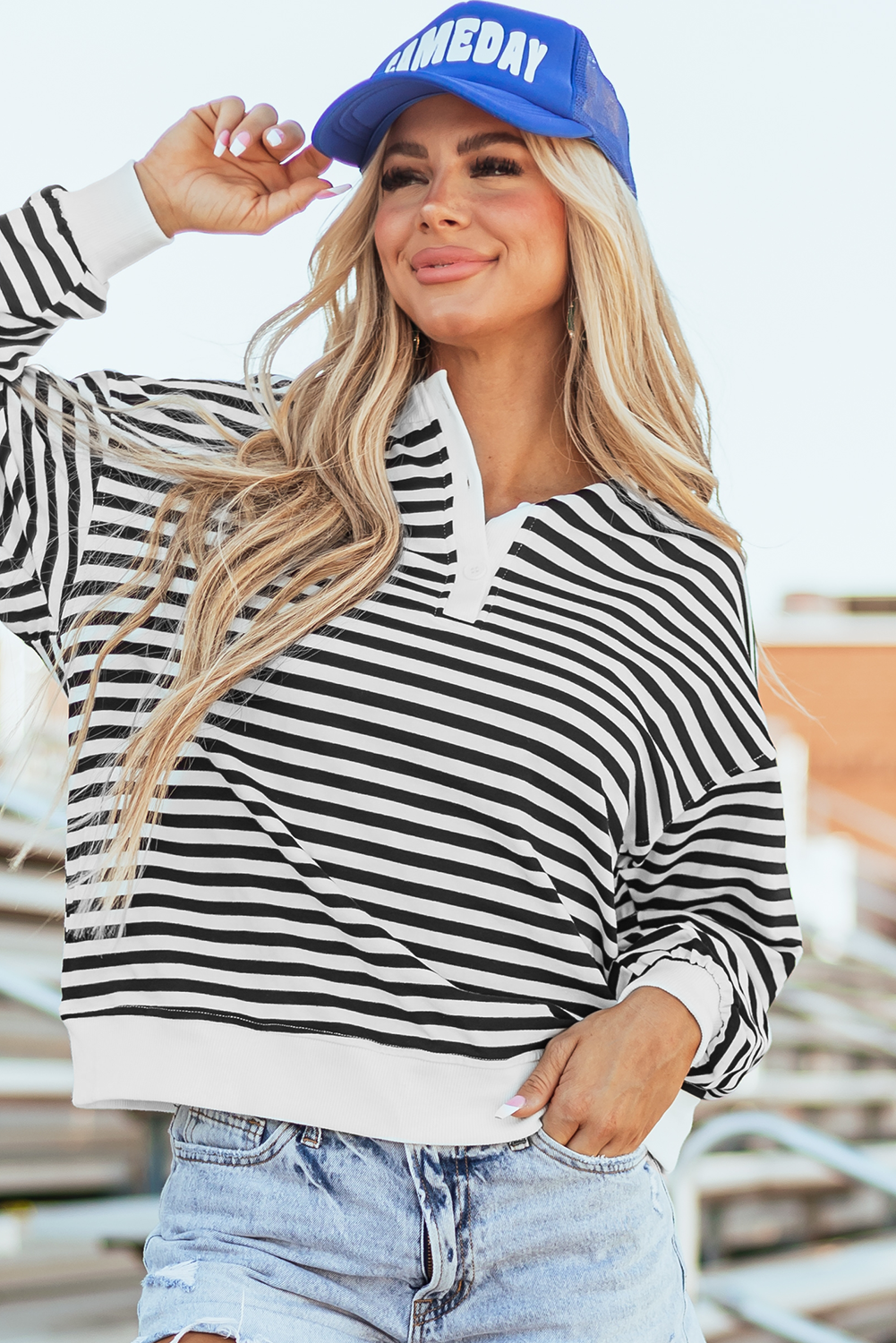 Buzo Blanco a Rayas Combinado Oversize Cuello Redondo