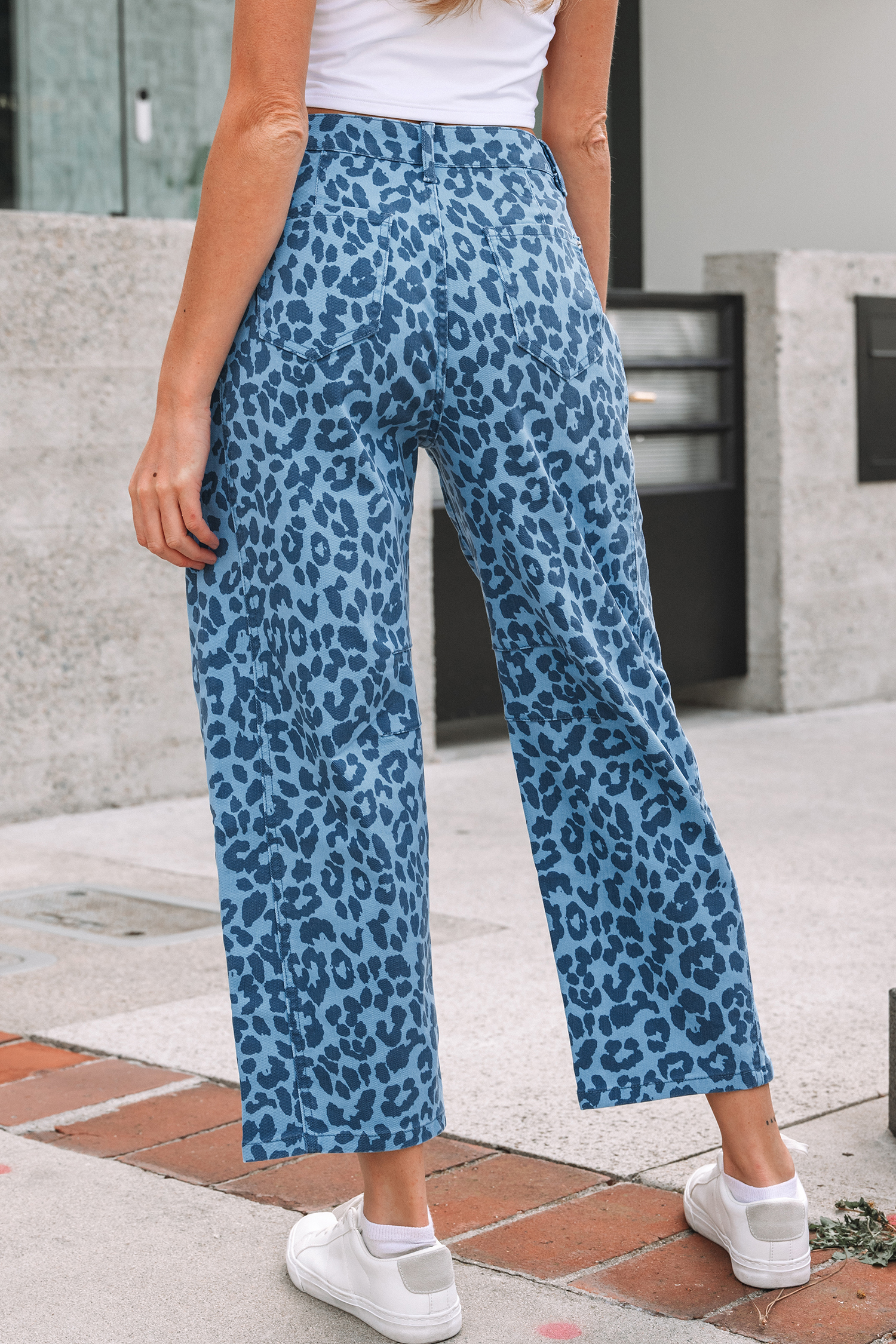 Jean Celeste Animal Print Leopardo Estampado Barrel Pierna - Image 6
