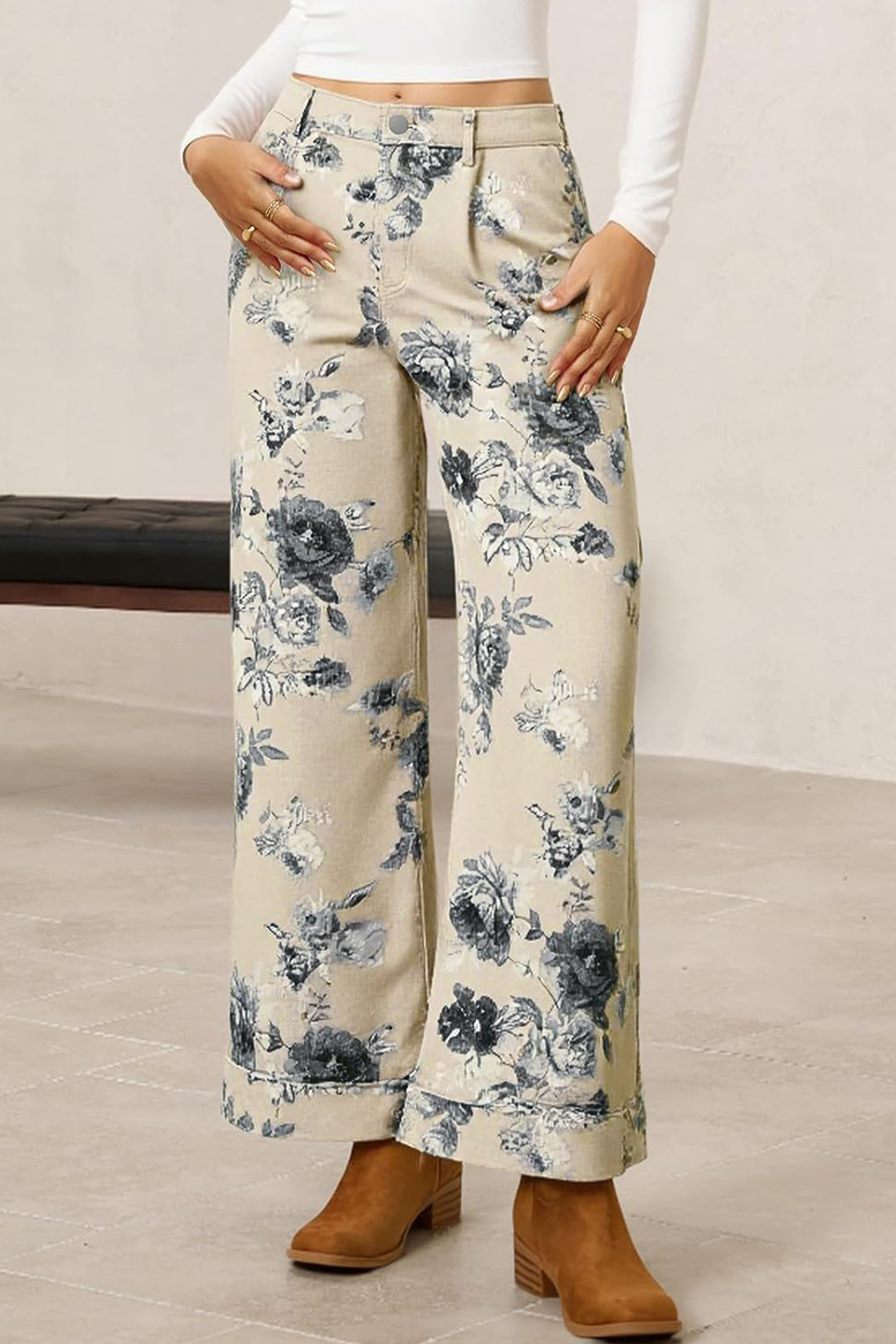 Jean Beige Retro Floral Estampado Doblado Con Puño Ruedo - Image 3