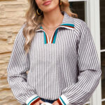 Blusa Gris Oscuro A Rayas Escote con Abertura