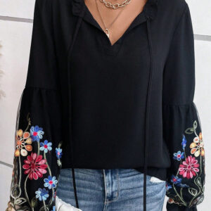 Blusa Negro Floral Escote con Abertura