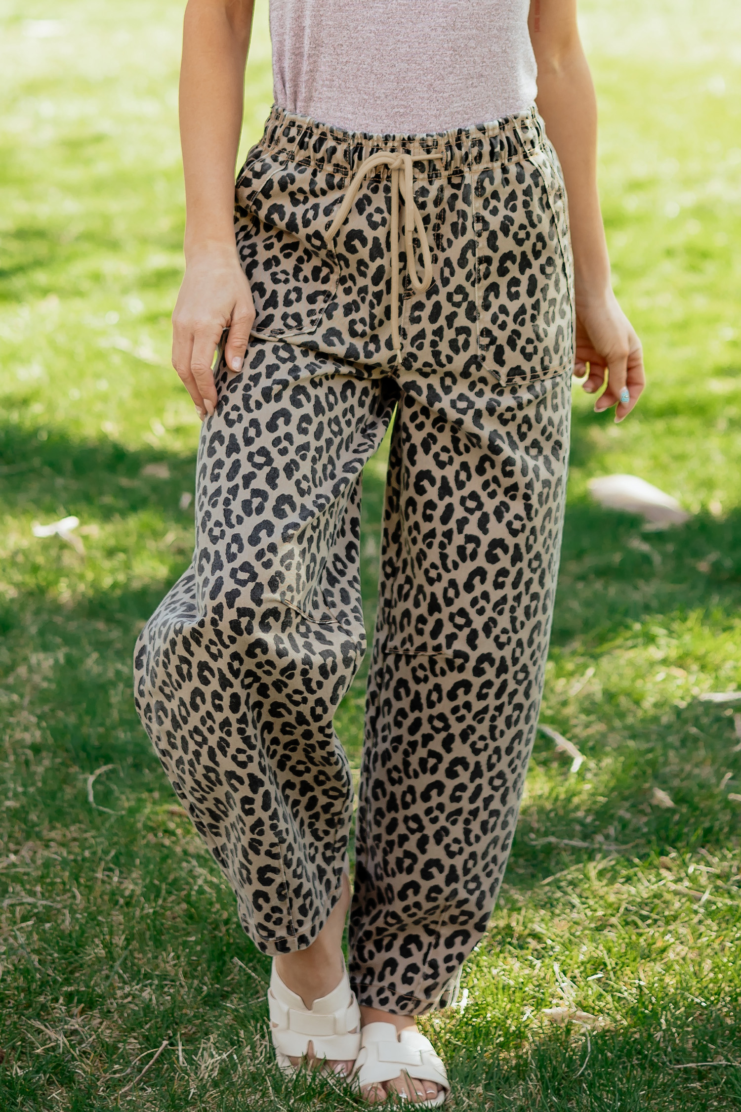 Jean Caqui Animal Print Leopardo Estampado Cordón Elástico - Image 6