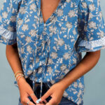 Blusa Azul A Rayas Manga Corta Cuello con Nudo