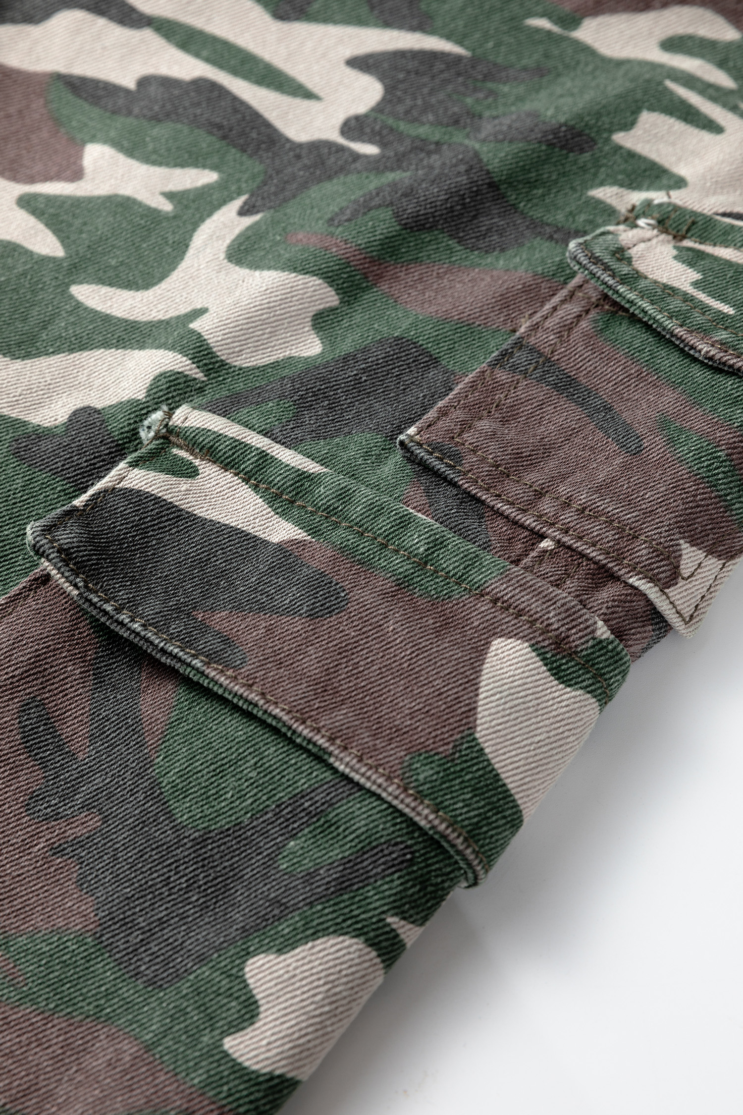 Pantalón Verde Camuflado Cargo Pierna Ancha - Image 6