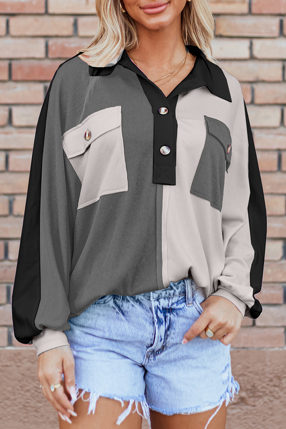 Buzo Gris Combinado Oversize Con Cuello