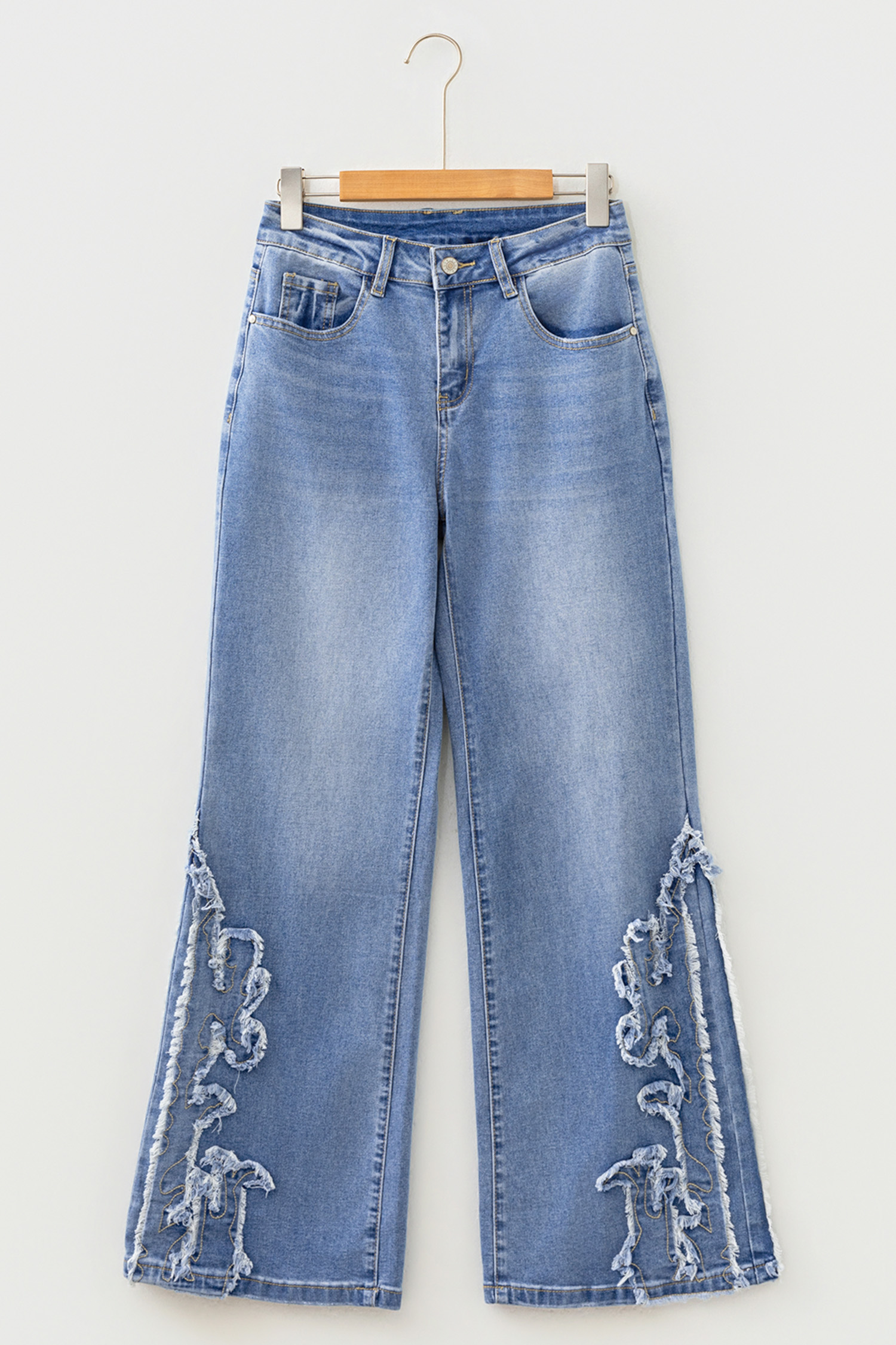 Jean Ashleigh Azul Bordado Estilo Western Estampado Pierna - Image 4