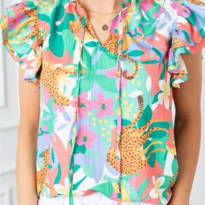 Blusa Verde Con Volados Escote con Abertura