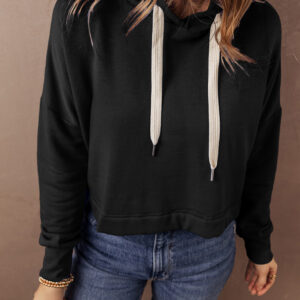Hoodie Negro Hombro Caído Corto