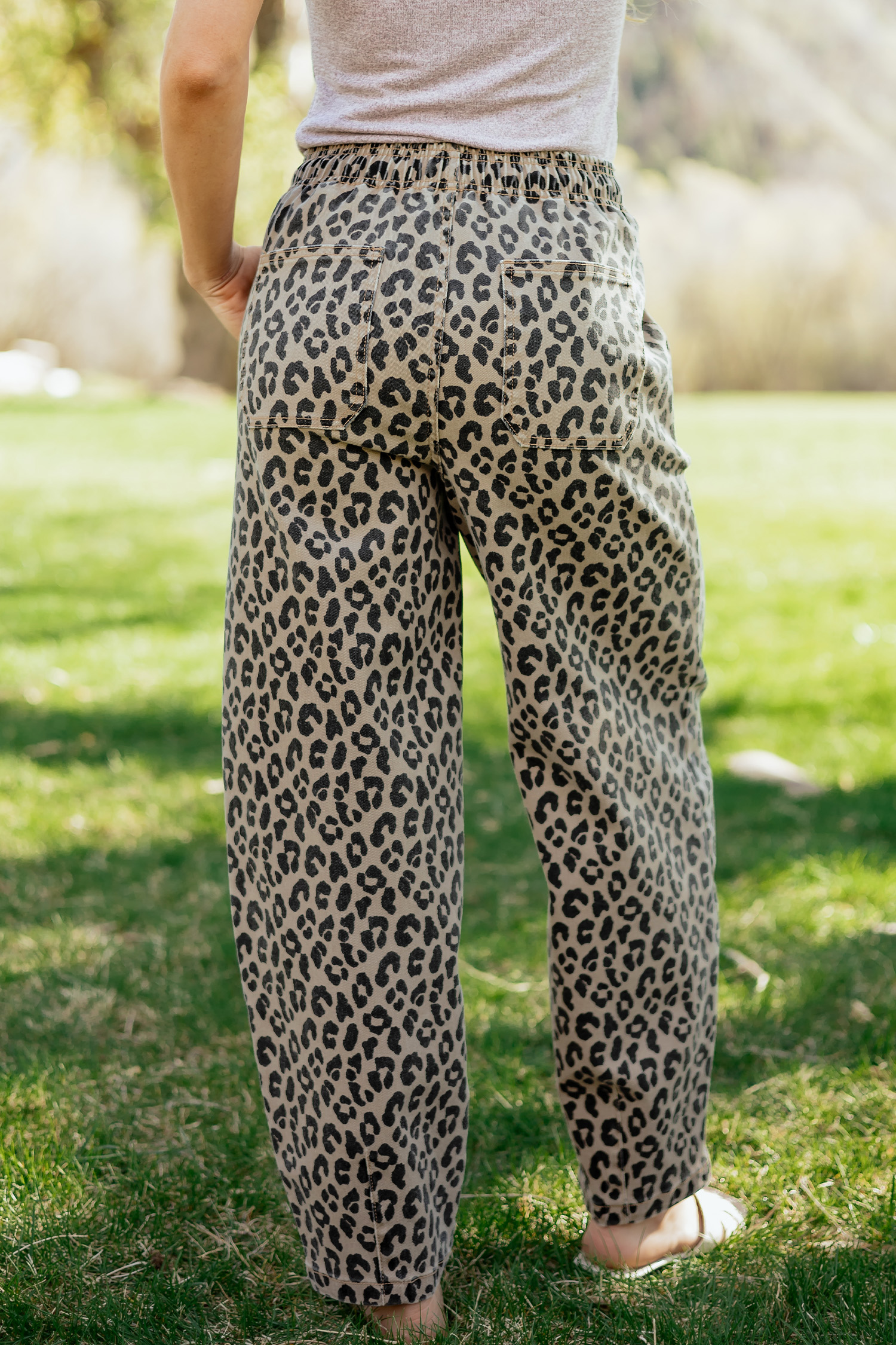Jean Caqui Animal Print Leopardo Estampado Cordón Elástico - Image 2