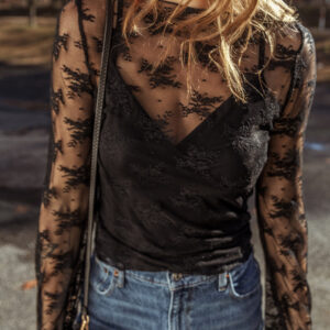 Blusa Negro Encaje Manga Larga Ajustada