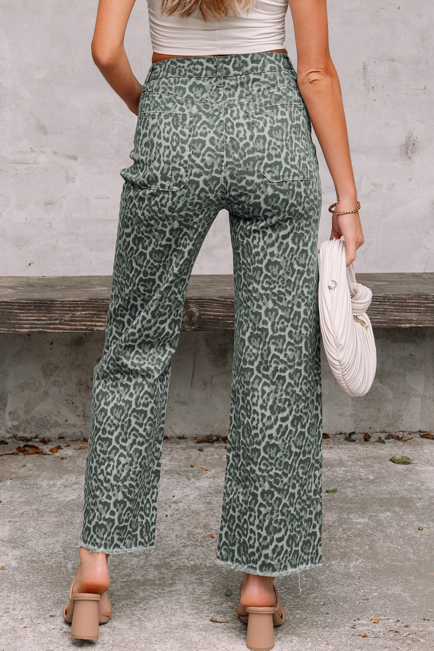 Jean Gris Animal Print Leopardo Deshilachado Borde Pierna - Image 2
