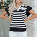 Blusa Negro a Rayas Con Volados Manga Corta Escote V