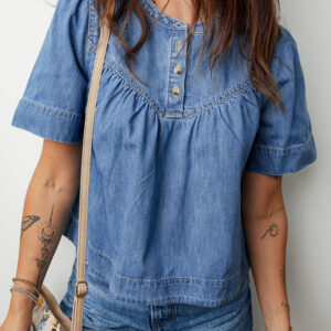 Blusa Celeste Plisado Manga Corta