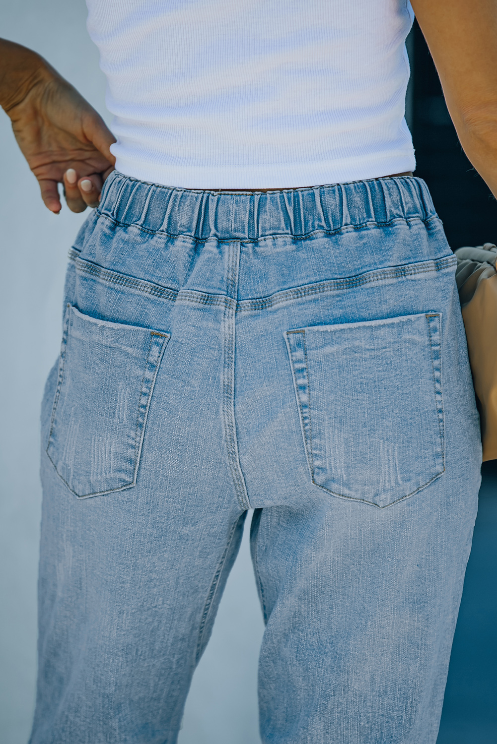 Jean Celeste Desgastado Jogger - Image 5