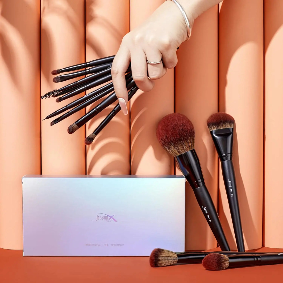 Pinceles De Maquillaje Profesionales Veganos De 13 Piezas En Negro - Image 6