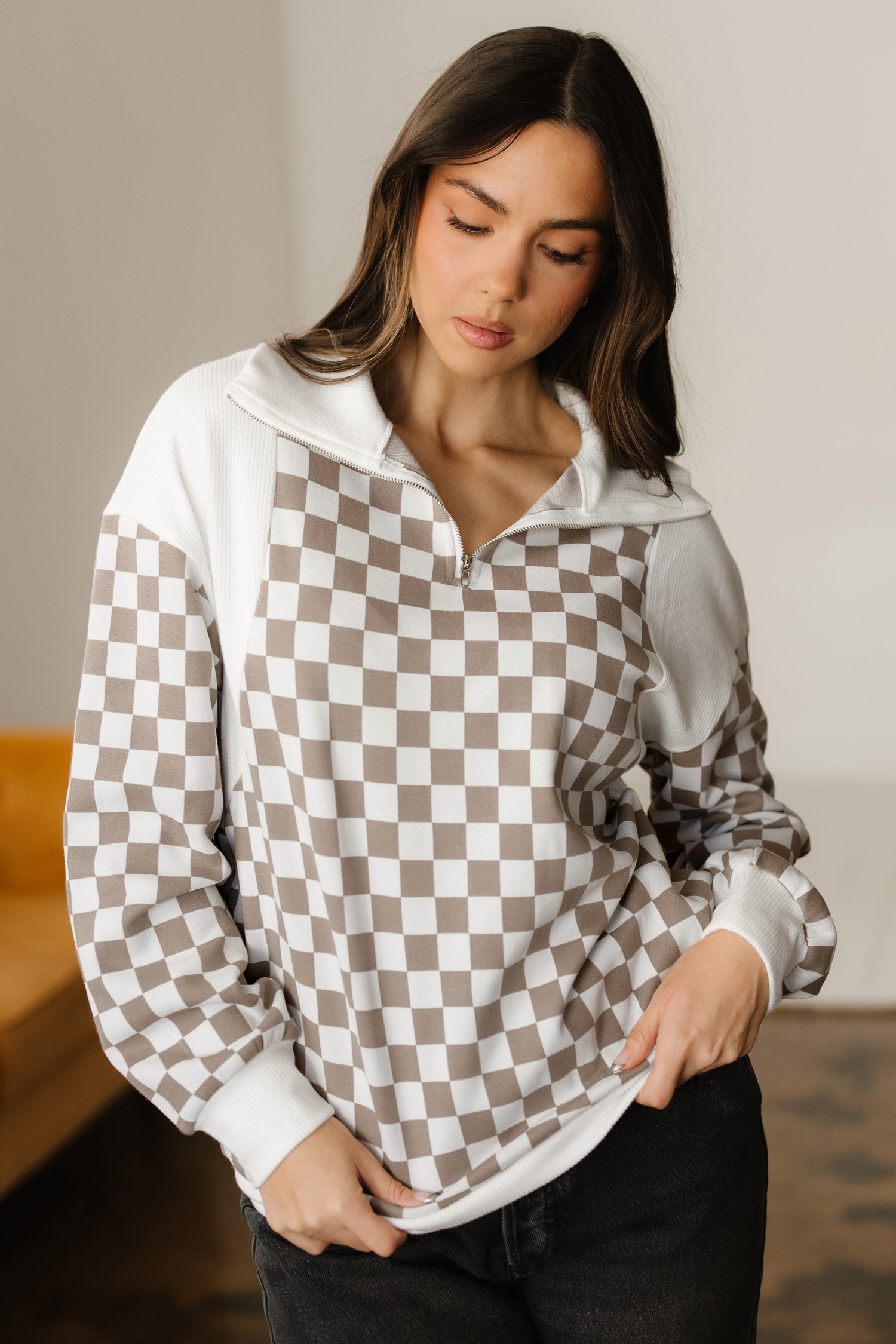 Buzo Caqui Patchwork Suelto Con Cierre - Image 6