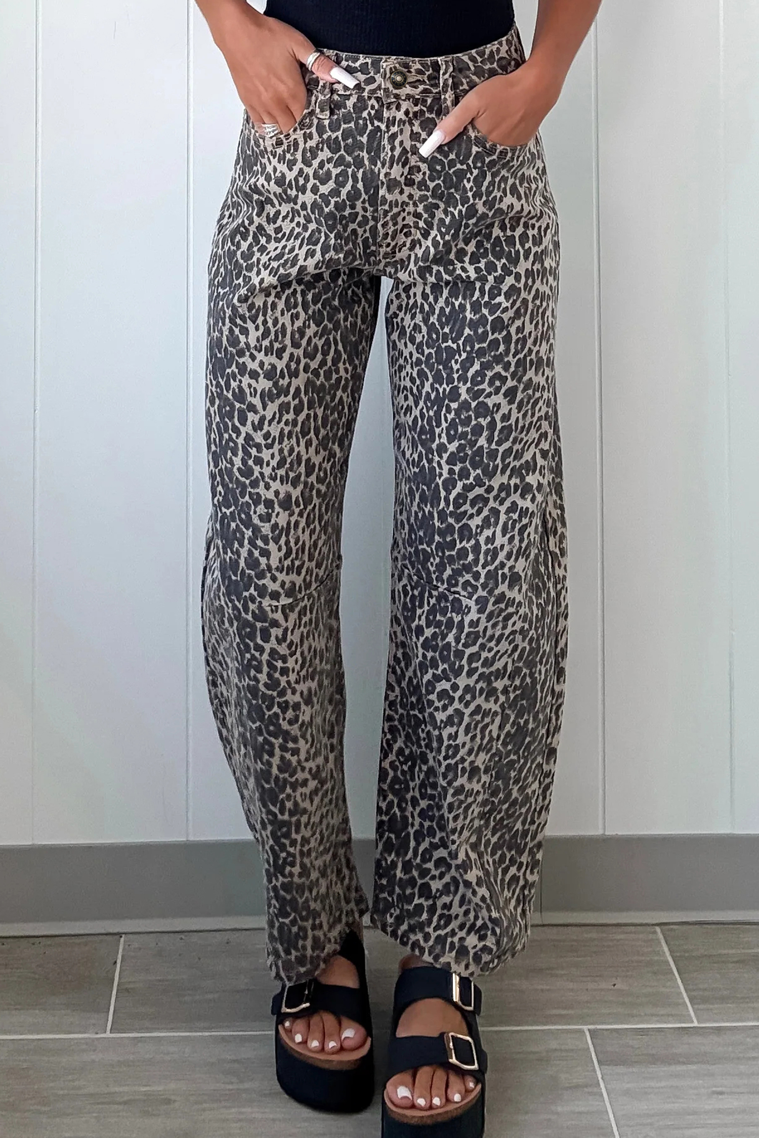 Jean Negro Animal Print Leopardo Estampado Tiro Alto Barrel - Image 4