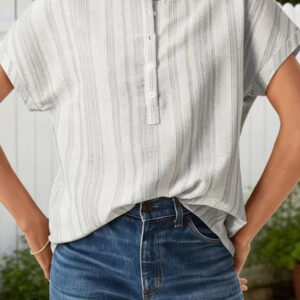 Blusa Gris Con Botones Manga Corta