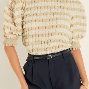 Blusa Beige Con Textura Manga Corta Cuello Alto