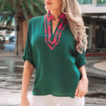 Blusa Verde Pino Escocés Manga Corta Escote V