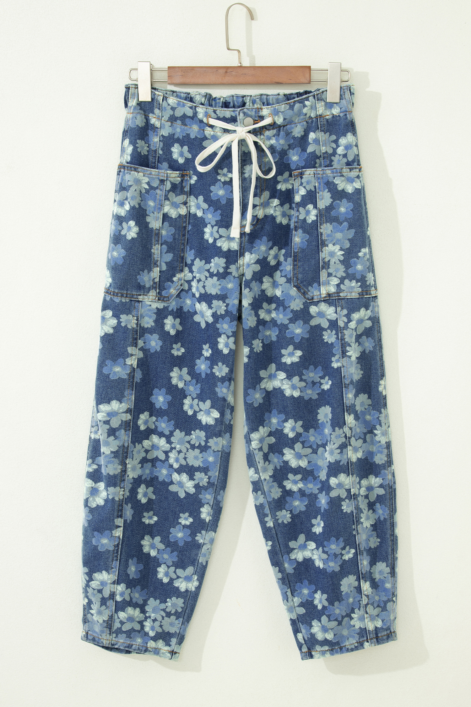Jean Celeste Delicado Floral Estampado Cordón Barrel - Image 5