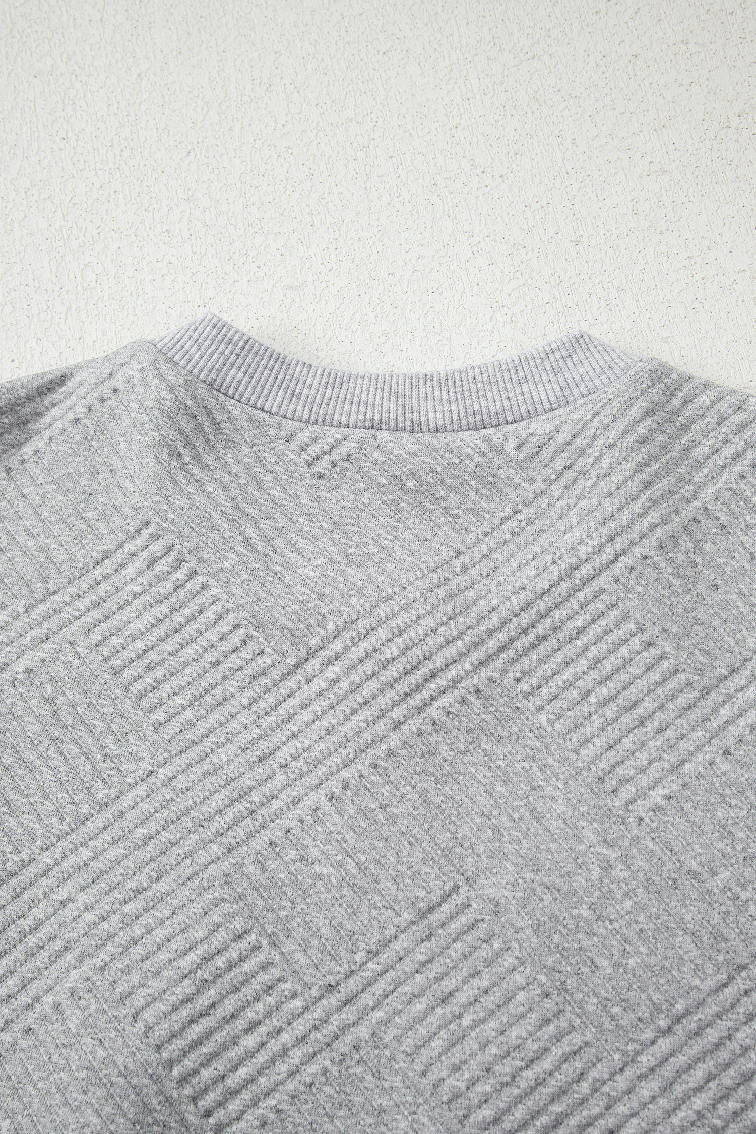 Buzo Gris Medio Textura Suelto Con Cierre - Image 6