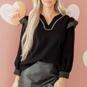 Blusa Negro Con Volados Manga Larga Escote V