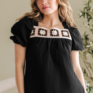 Blusa Negro Con Textura Manga Corta Escote Cuadrado