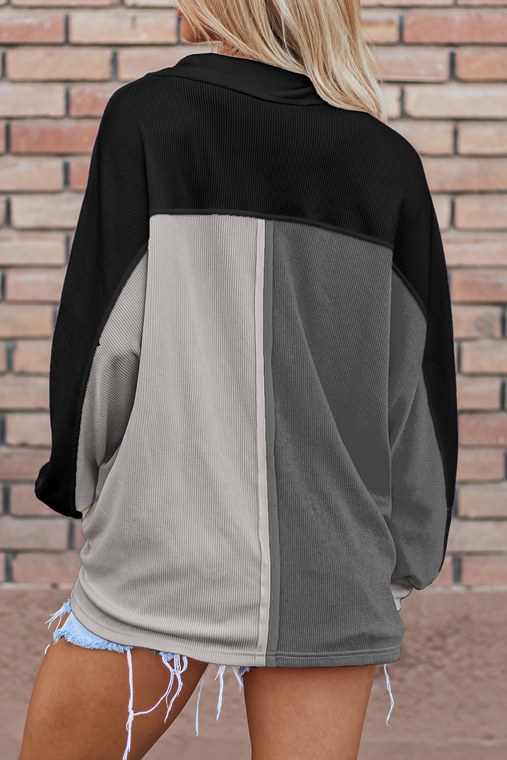 Buzo Gris Combinado Oversize Con Cuello - Image 2