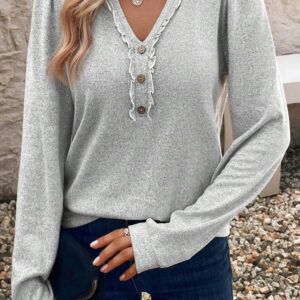 Top Gris Claro Con Botones Cuello Solapa